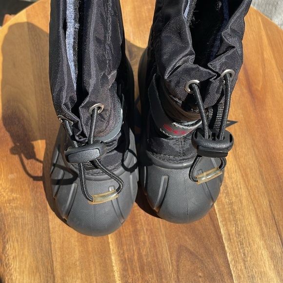 SOREL Kids Flurry Winter Boot Black/Gray/Red Size 9 - Picture 6 of 9